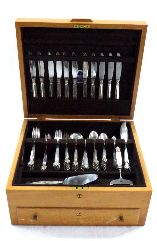 Georg Jensen Sterling Silver 136-piece Set: Georg Jensen sterling silver 136 piece set, weighing 150 ounces. The set consists of: (11) Knives, (11) Dinner Forks, (11) Lunch Forks, (12) Fish Forks, (12) Salad Forks, (10) Gumbo Spoons, (8) Cockta