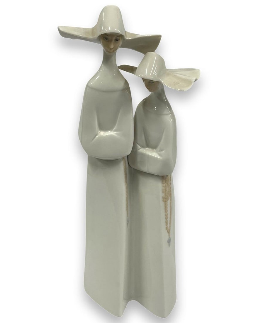 Lladro #4611 Two Nuns in White Rosaries Porcelain Figurines (1 of 2)