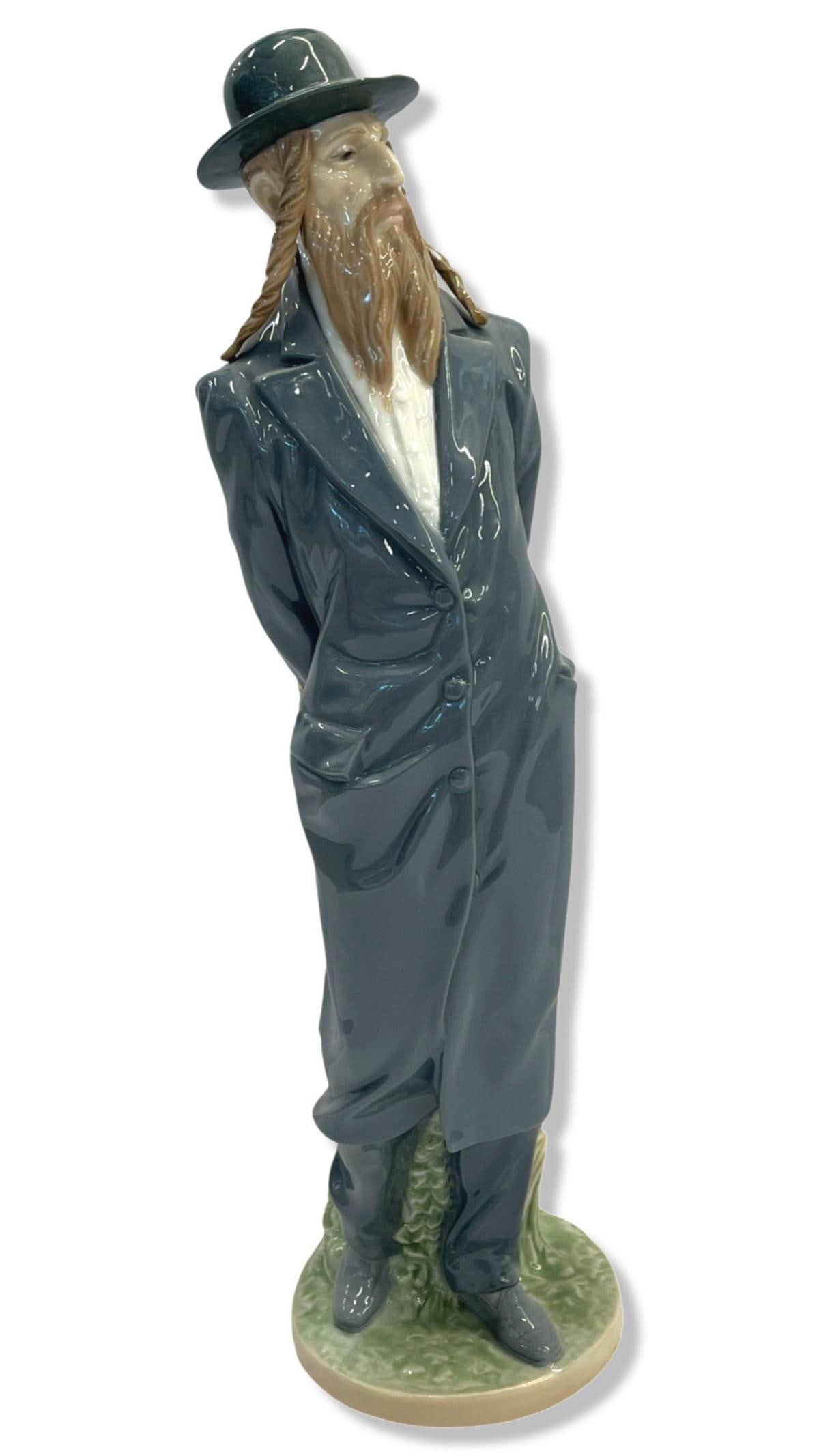 Lladro #6209 The Rabby Porcelain Figure: Lladro #6209 The Rabby Porcelain Figure measures H: 14"