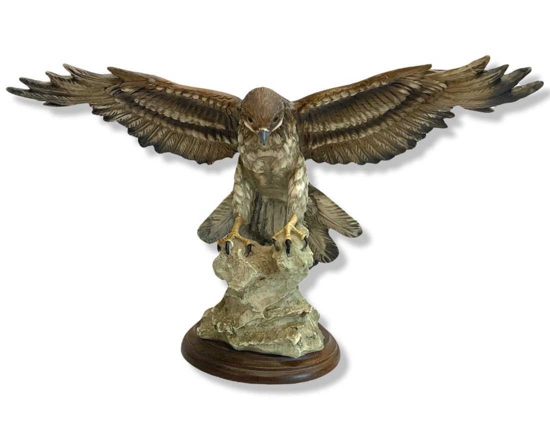 Capodimonte Giuseppe Armani Porcelain Bird Figurine: Capodimonte Giuseppe Armani Porcelain Bird Figurine measures 8" x 13"
