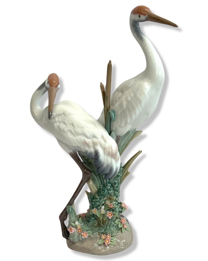 Lladro #1611 Courting Cranes Porcelain Figurines: Lladro #1611 Courting Cranes Porcelain Figurines measures H: 11"