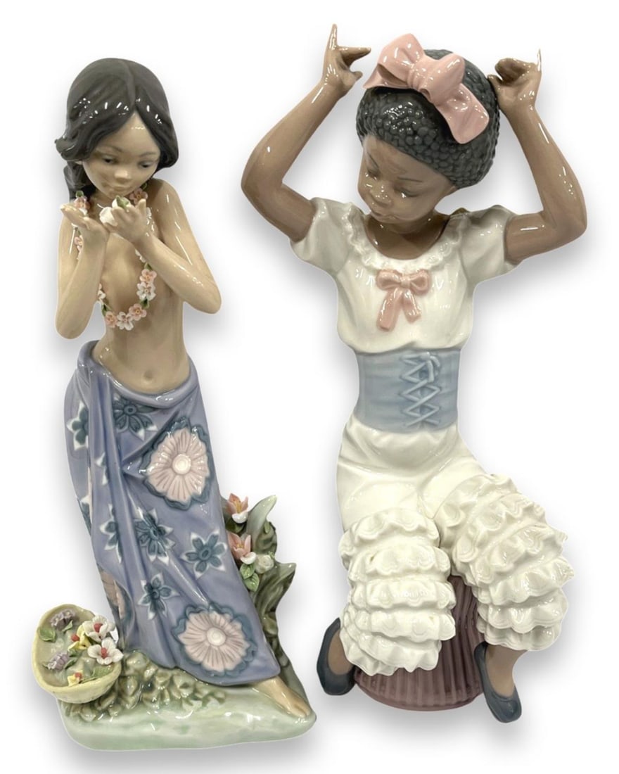 Pair of Lladro Porcelain Figurines (1 of 2)