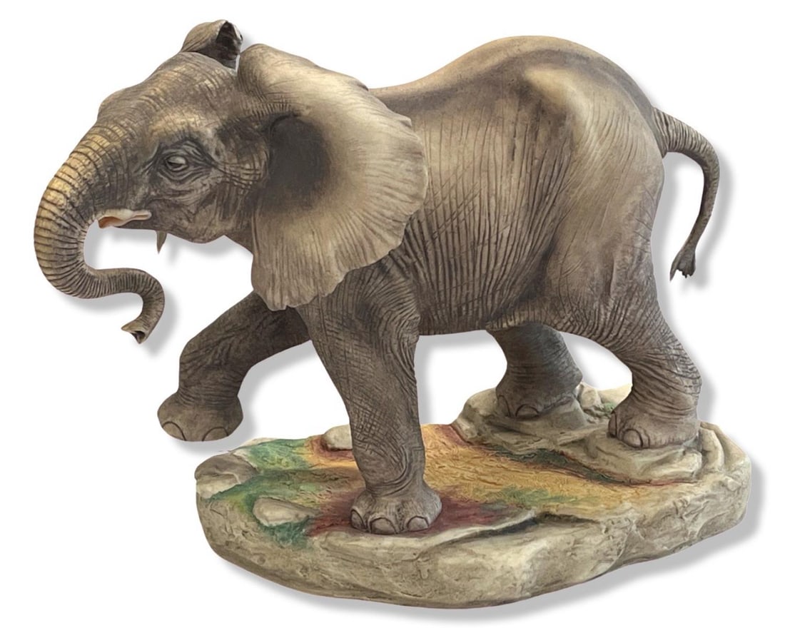 Boehm Porcelain #200 44 African Elephant Figure: Boehm Porcelain #200 44 African Elephant Figure measures H: 7 3/4"