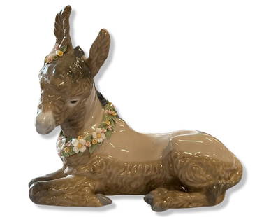 Lladro #5683 Beautiful Burro Porcelain Figure: Lladro #5683 Beautiful Burro Porcelain Figure measures H: 5 3/4" x L: 6"