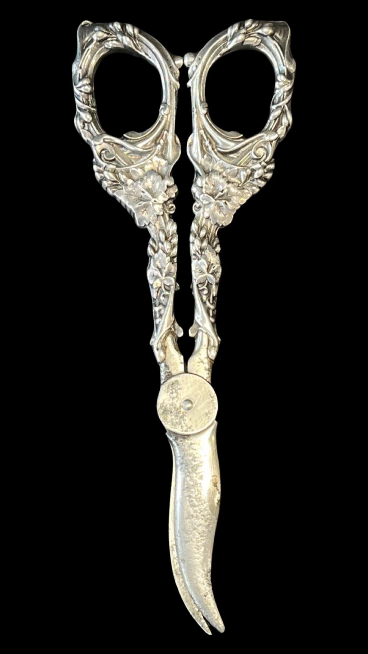 Reed & Barton Sterling Silver Grape Scissors (1 of 2)