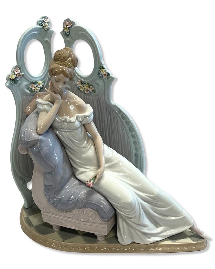 Lladro #1840 Promises of Love Porcelain Figure: Lladro #1840 Promises of Love Porcelain Figure. Missing piece on back, sold as is