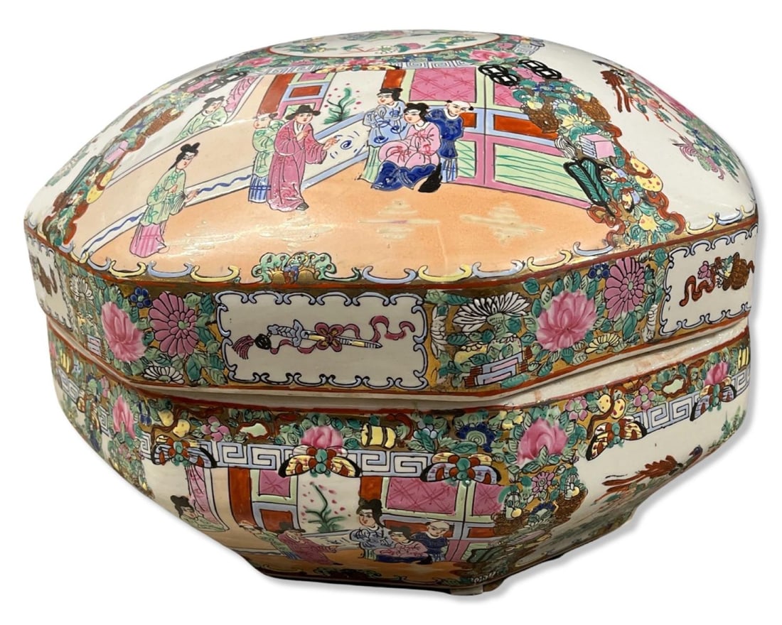 Chinese Famille Rose Porcelain Octagonal Lidded Wedding Box (1 of 3)