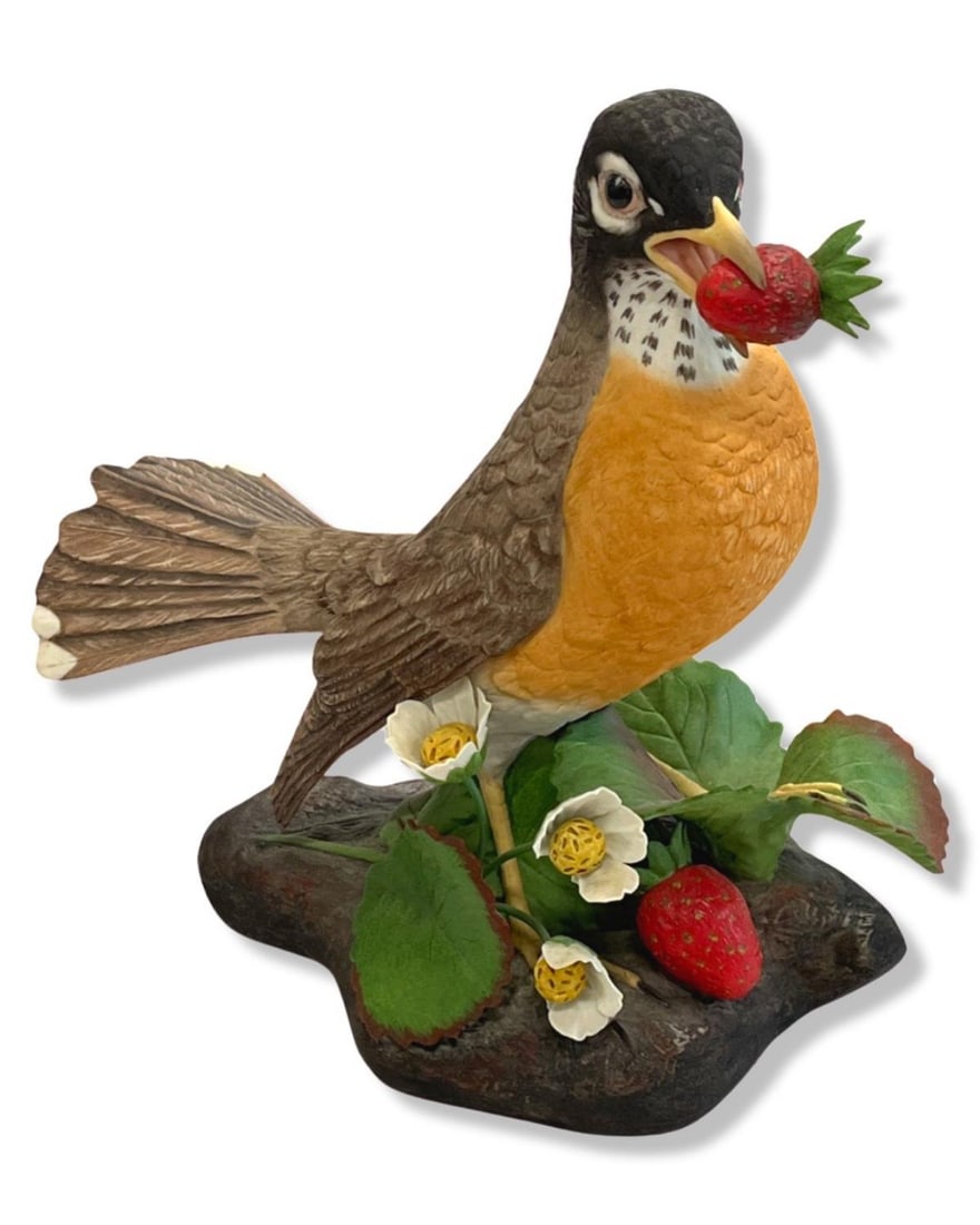 Boehm Porcelain Robin #40201 Figurine (1 of 2)