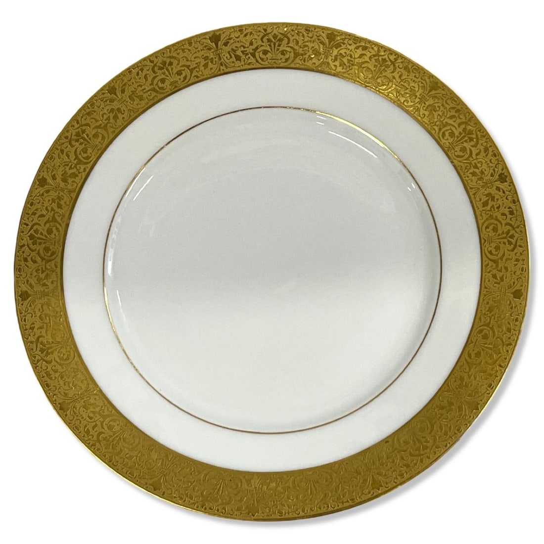 Lot of 12 Hutschenreuther Selb Bavaria Gold Encrusted Trim China Salad Plates: Lot of 12 Hutschenreuther Selb Bavaria Gold Encrusted Trim China Salad Plates. Hutschenreuther Selb Bavaria Ovington Bros. Co New York, measures 8 1/2"