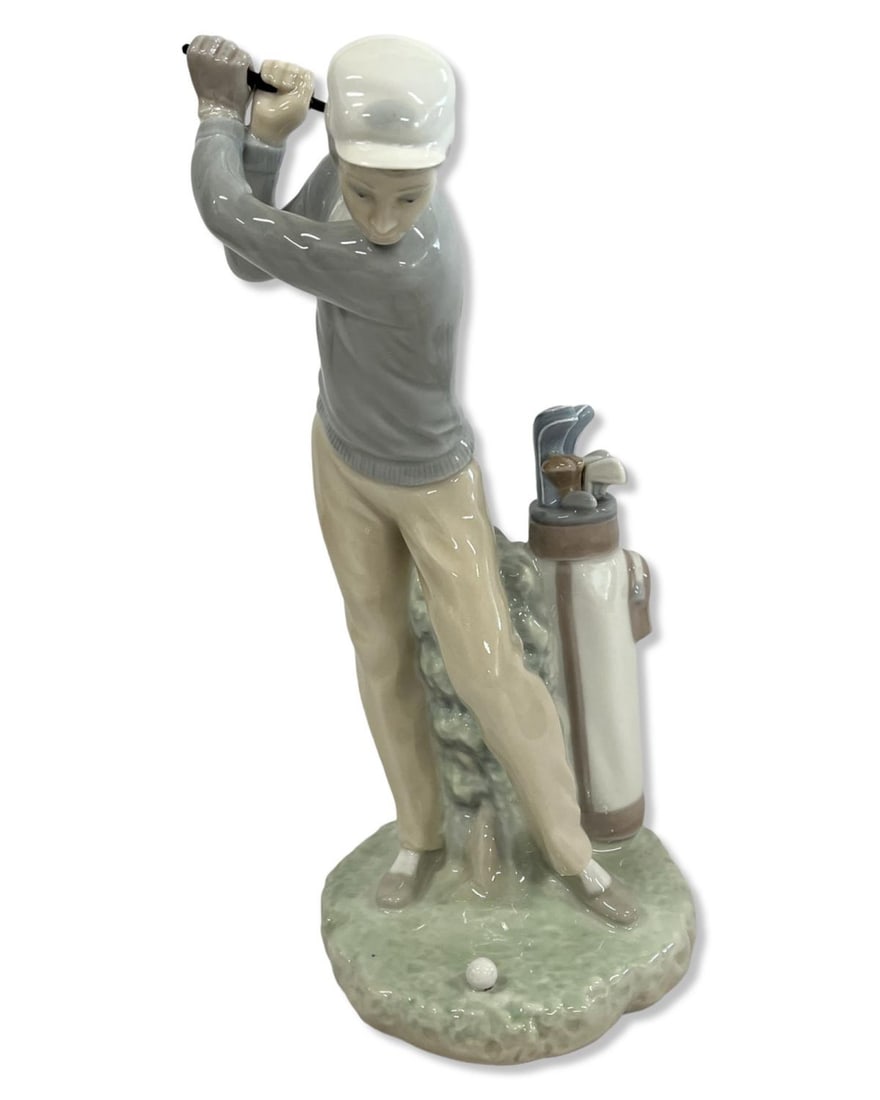 Lladro #4824 Golfer Porcelain Figurine (1 of 2)