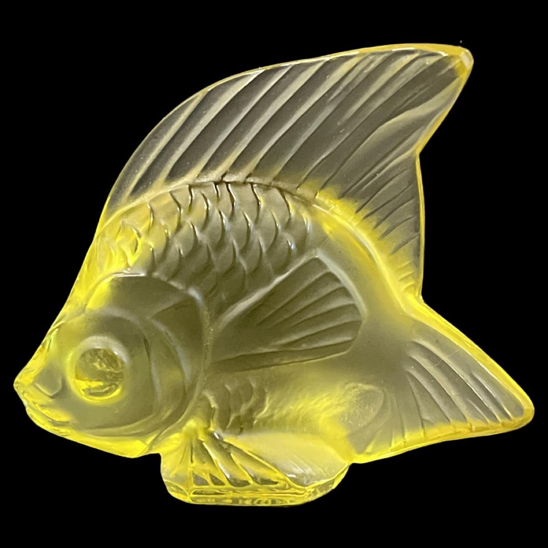 Lalique France Crystal Yellow Fish Figurine: Lalique France Crystal Yellow Fish Figurine measures H: 2" x W: 2"