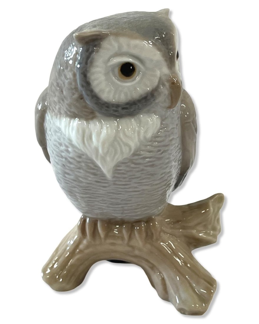 Lladro Porcelain Figure of an Owl: Lladro Porcelain Figure of an Owl measures H: 3 3/8"