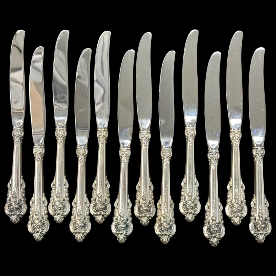 Lot of 12 Wallace Grand Baroque Sterling Silver Dinner Knives (1 of 4)