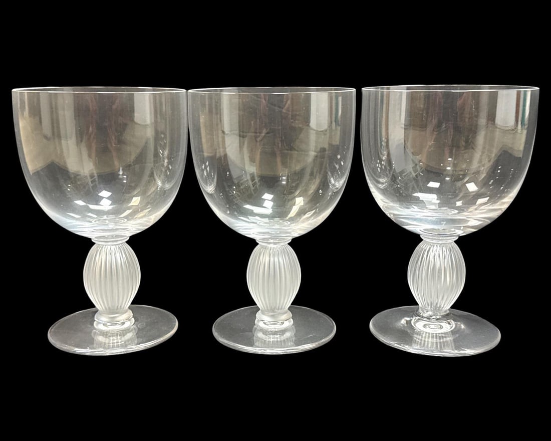 Lot of 11 Lalique Clear & Frosted Crystal Langeais Burgundy Wine Glasses: Lot of 11 Lalique Clear & Frosted Crystal Langeais Burgundy Wine Glasses measures H: 5 1/4"