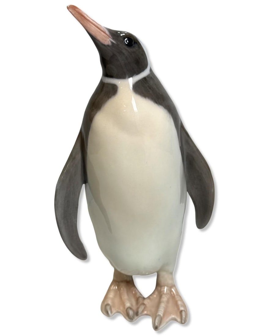 Royal Copenhagen 417 Penguin Porcelain Figurine: Royal Copenhagen 417 Penguin Porcelain Figurine measures H: 9 1/2 x W: 5"