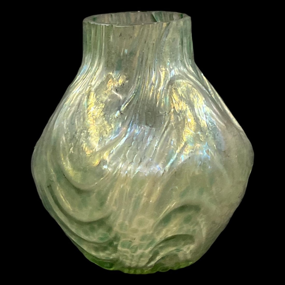 Loetz Light Green Oceanic Art Glass Vase: Loetz Light Green Oceanic Art Glass Vase measures H: 4"