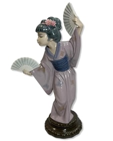 Lladro 4991 Madame Butterfly Porcelain Figurine