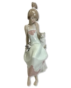 Lladro 5443 Bedtime Porcelain Figurine
