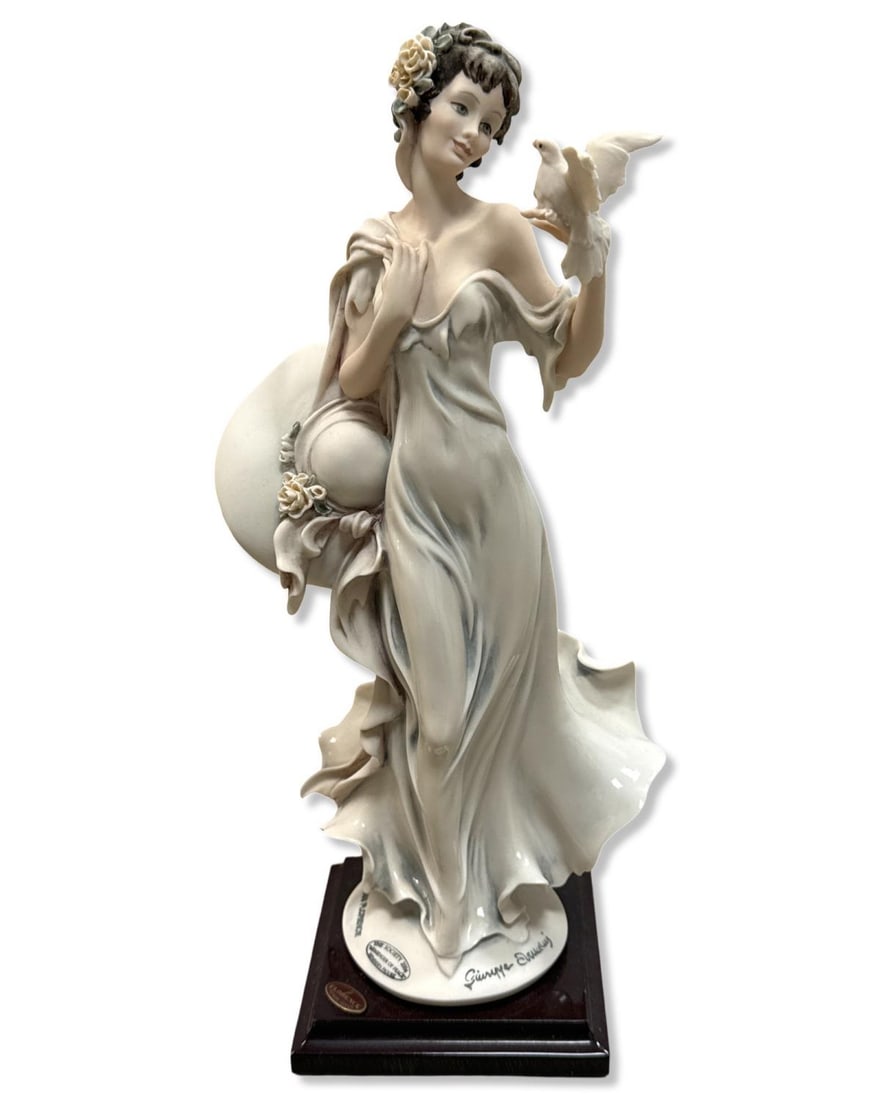 Giuseppe Armani Messenger of Peace Figurine: Giuseppe Armani Messenger of Peace Figurine measures H: 13" x W: 5"