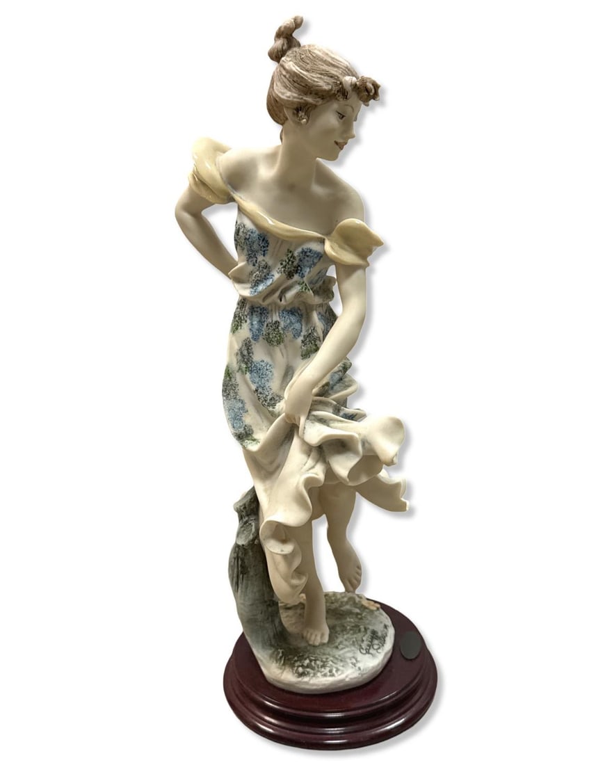 Giuseppe Armani Porcelain Figurine Allegra: Giuseppe Armani Porcelain Figurine Allegra measures H: 14 1/4" x W: 4 3/4"