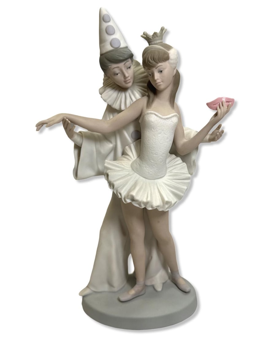 Lladro 4882 Carnival Couple Porcelain Figurines with Matte Finish: Lladro 4882 Carnival Couple Porcelain Figurines with Matte Finish measures H: 10 1/4"