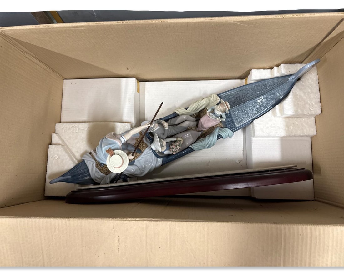 Lladro 1350 In The Gondola Porcelain Sculpture Group (1 of 5)