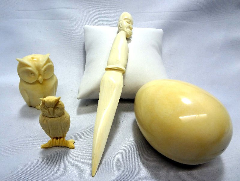 4 Pieces African Ivory: 4 Pieces African Ivory. Measures ranges in between 2" high - 5 3/4" high.For Domestic or International Shipping Quotes Please Feel Call Ryan or Dave at Eagle Shipping Center 561-932-0700 or email them