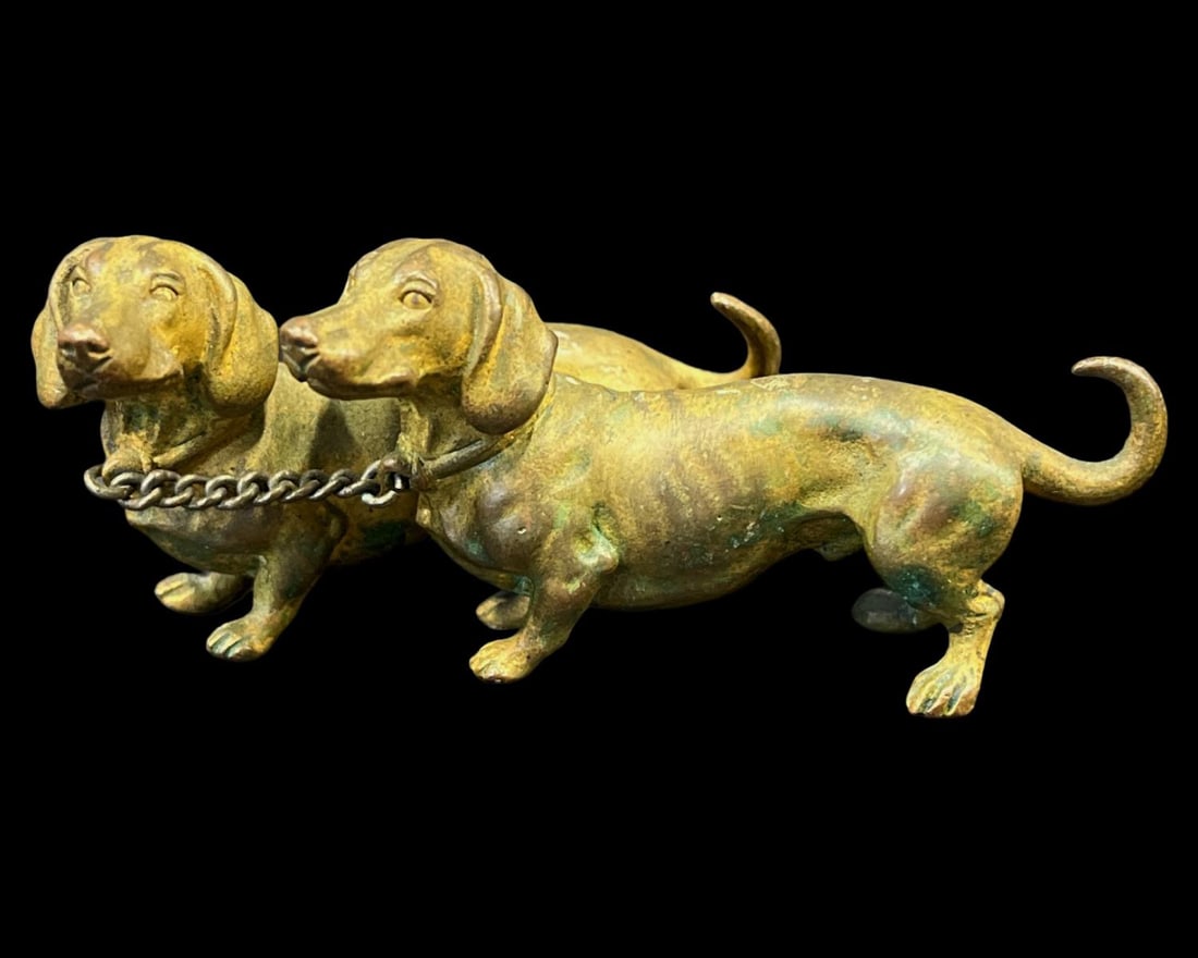Pair of Cold Painted Bronze Dachshunds Dog Figurines Miniatures: Pair of Cold Painted Bronze Dachshunds Dog Figurines Miniatures measures 1 1/4" x 3"