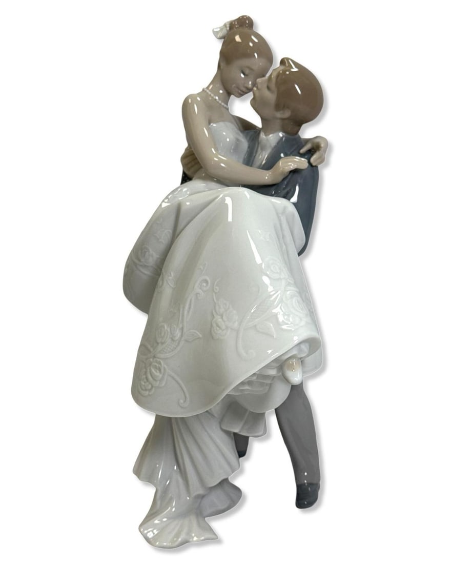 Lladro 8029 The Happiest Day Porcelain Figurine: Lladro 8029 The Happiest Day Porcelain Figurine measures H: 10 3/4" x W: 6 3/4"