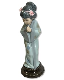 Lladro 4989 Japanese Sayonara Porcelain Figurine