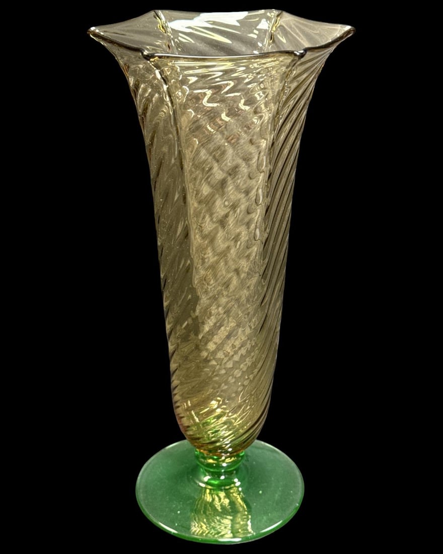Carder Steuben Gold Hexagonal Vase with Pomona Green Base: Carder Steuben Gold Hexagonal Vase with Pomona Green Base measures H: 8 1/4" x DIA: 3 7/8"