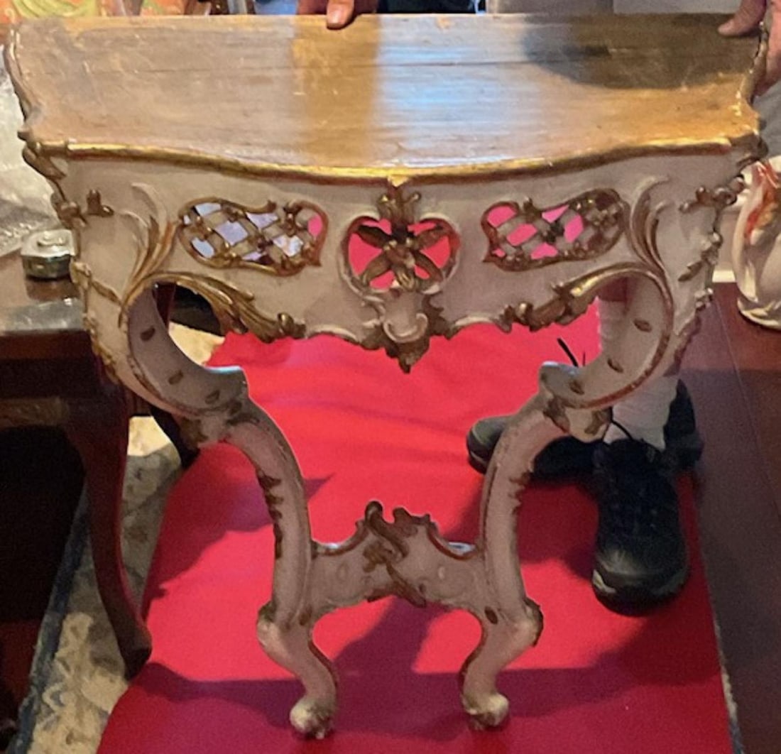 Italian Baroque Style Gold Leaf Console Table: Italian Baroque Style Gold Leaf Console TableH: 31" x W: 17"