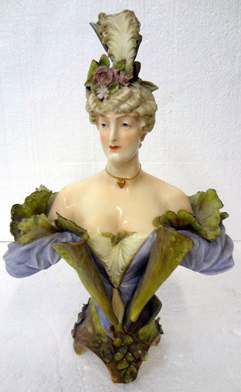 Amphora Bust of a Woman: Amphora Bust of a Woman. Measures - 12 1/2" high x 8 1/4" wide.For Domestic or International Shipping Quotes Please Feel Call Ryan or Dave at Eagle Shipping Center 561-932-0700 or email them at ryan@e