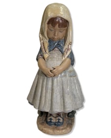 Large Lladro Stoneware Porcelain Girl Sculpture