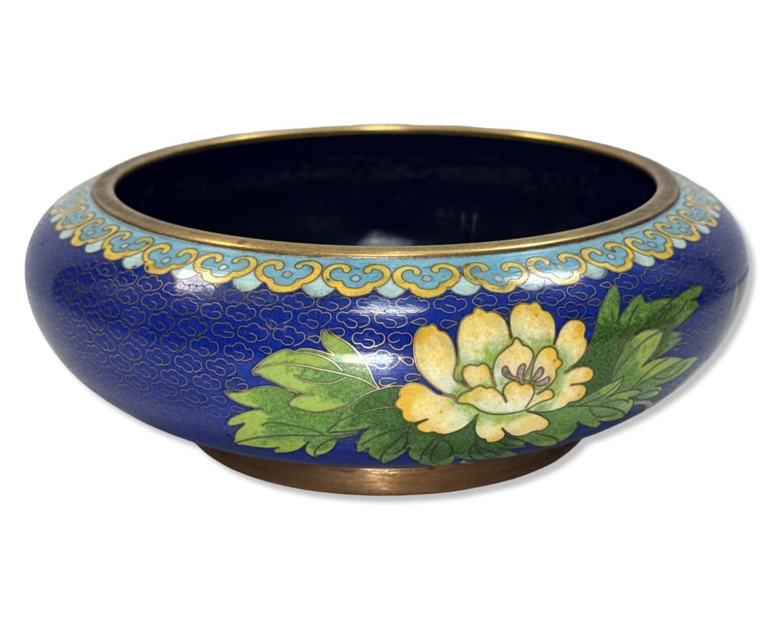 Vintage Cloisonne Enamel Bowl Featuring a Floral Motif: Vintage Cloisonne Enamel Bowl Featuring a Floral Motif measures H: 2 5/8" x DIA: 7 1/4"