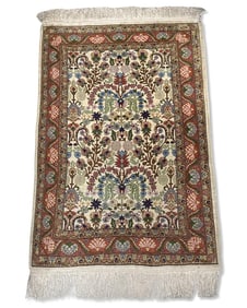 Iraqui 100% Silk Oriental Rug