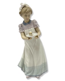 Lladro #5429 Happy Birthday Girl Porcelain Figure