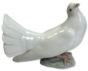 Lladro 1015 Dove Porcelain Figurine