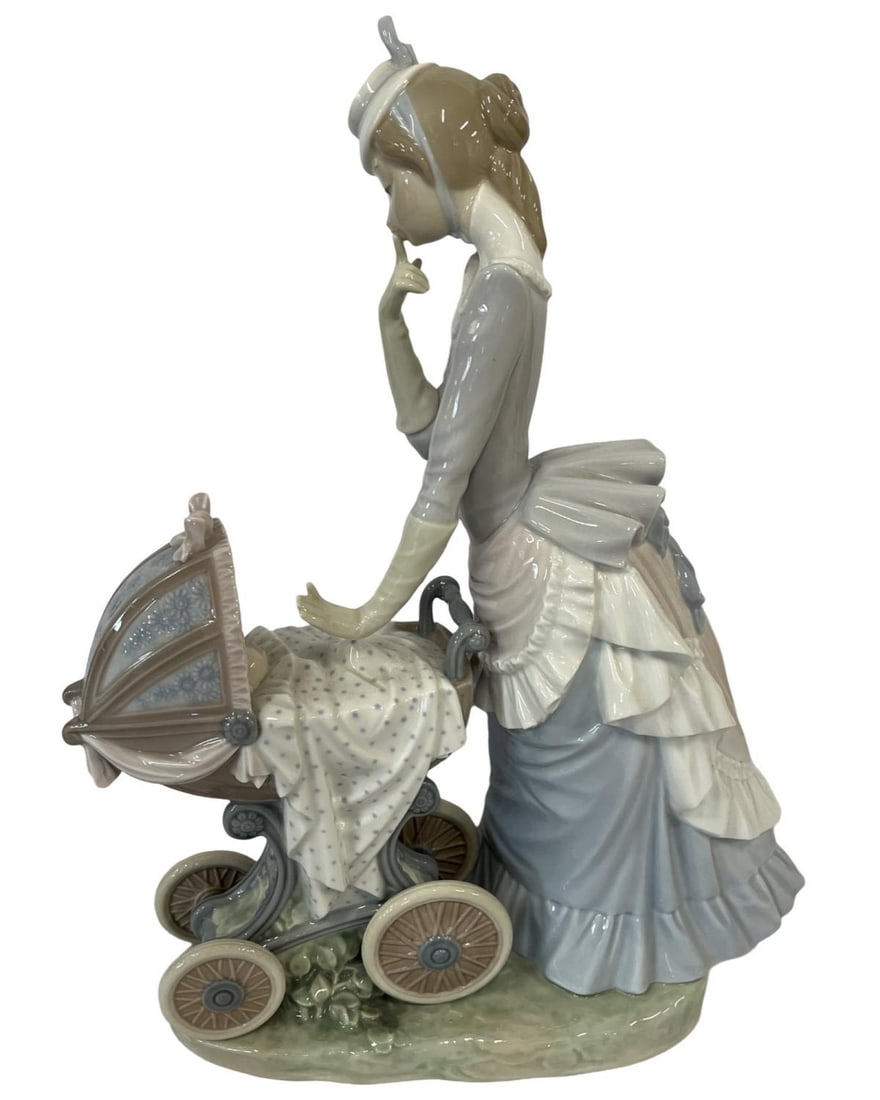 Lladro #4938 Babies Outing Pocelain Figurines: Lladro #4938 Babies Outing Pocelain Figurines measures H: 13" x W: 10"