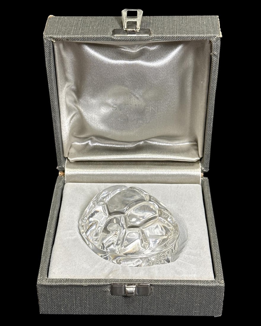Steuben Crystal Turtle Paperweight - 2