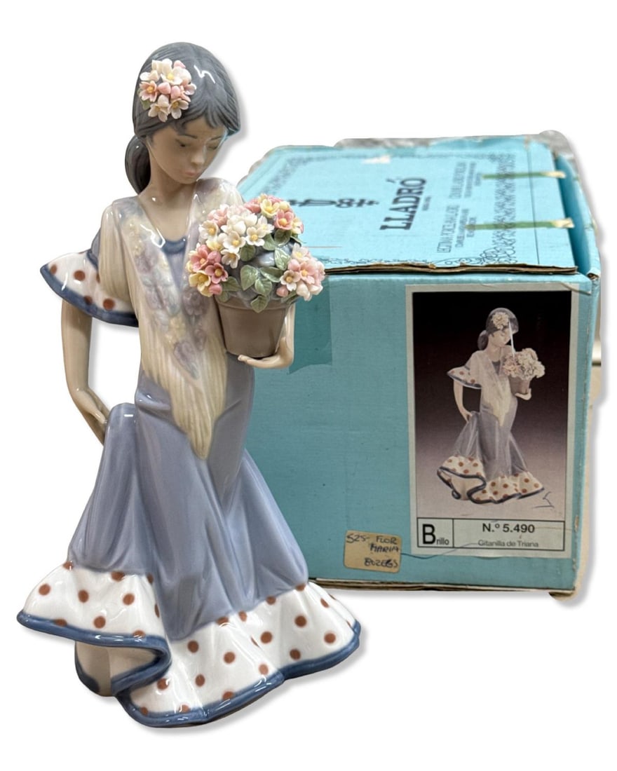 Lladro 5490 Flor Maria Porcelain Figurine (1 of 2)
