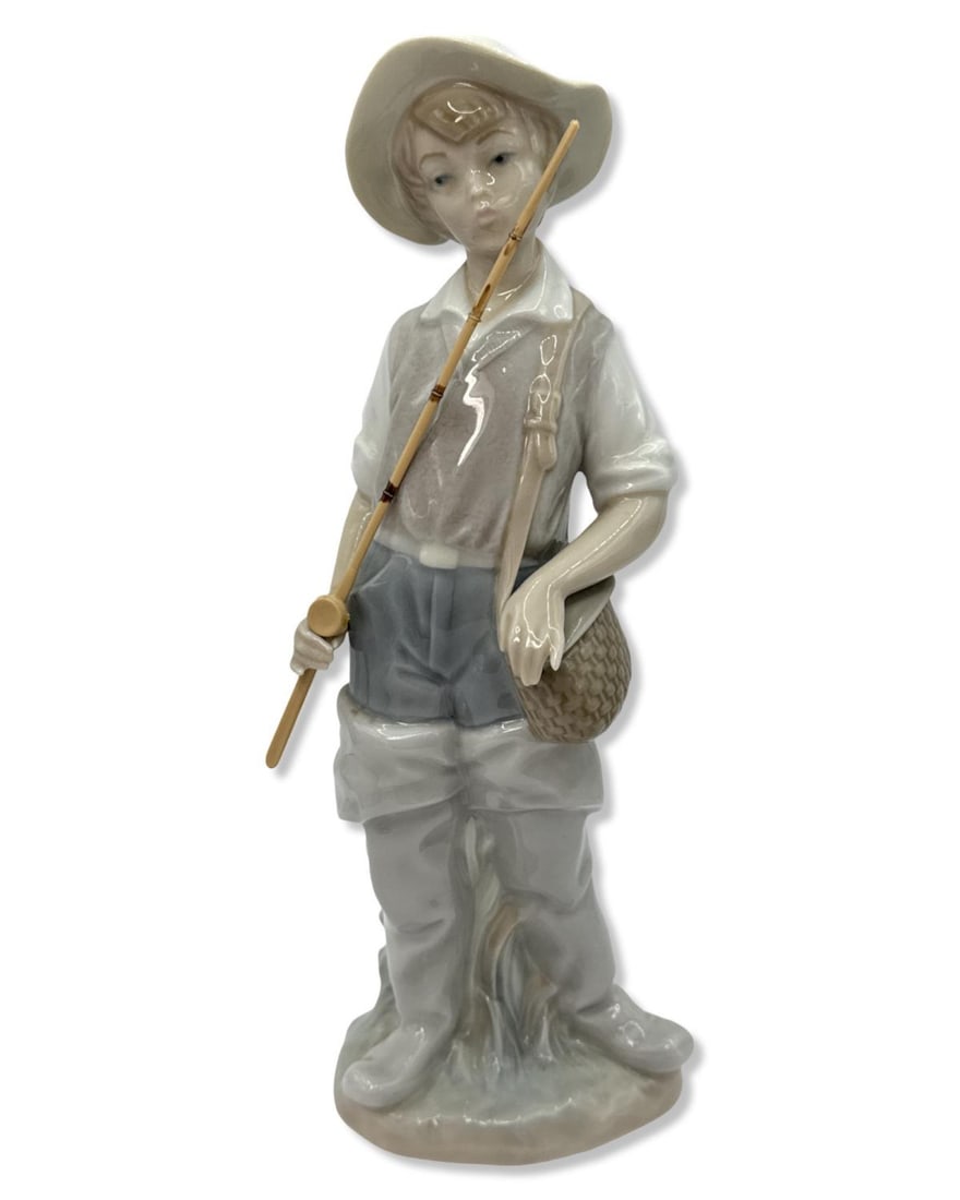 Lladro 4809 Going Fishing Porcelain Figurine (1 of 2)