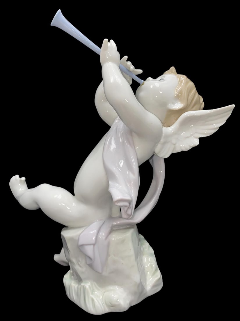 Lladro Porcelain Angel with Flute Figure (1 of 3)