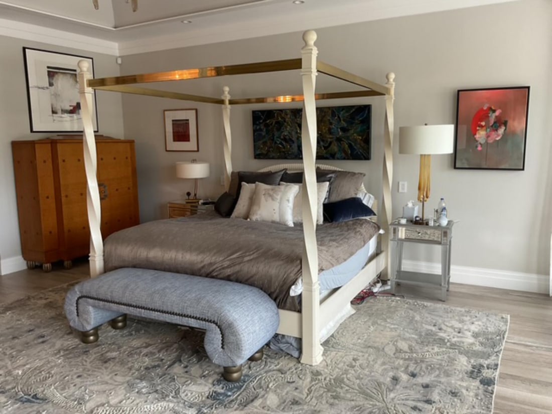 King Size Four Poster White & Gold Bedroom Set: King Size Four Poster White & Gold Bedroom Set H: 86" x W: 86" x L: 87". Original retail price of $5,413.00