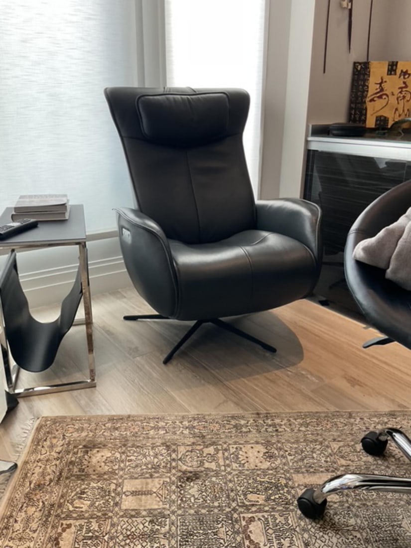 Fjords Axel Astroline Black Leather Recliner (1 of 1)