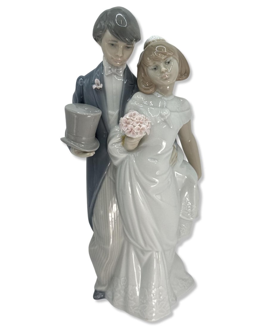 Lladro 6164 Wedding Bells Porcelain Figurine (1 of 2)