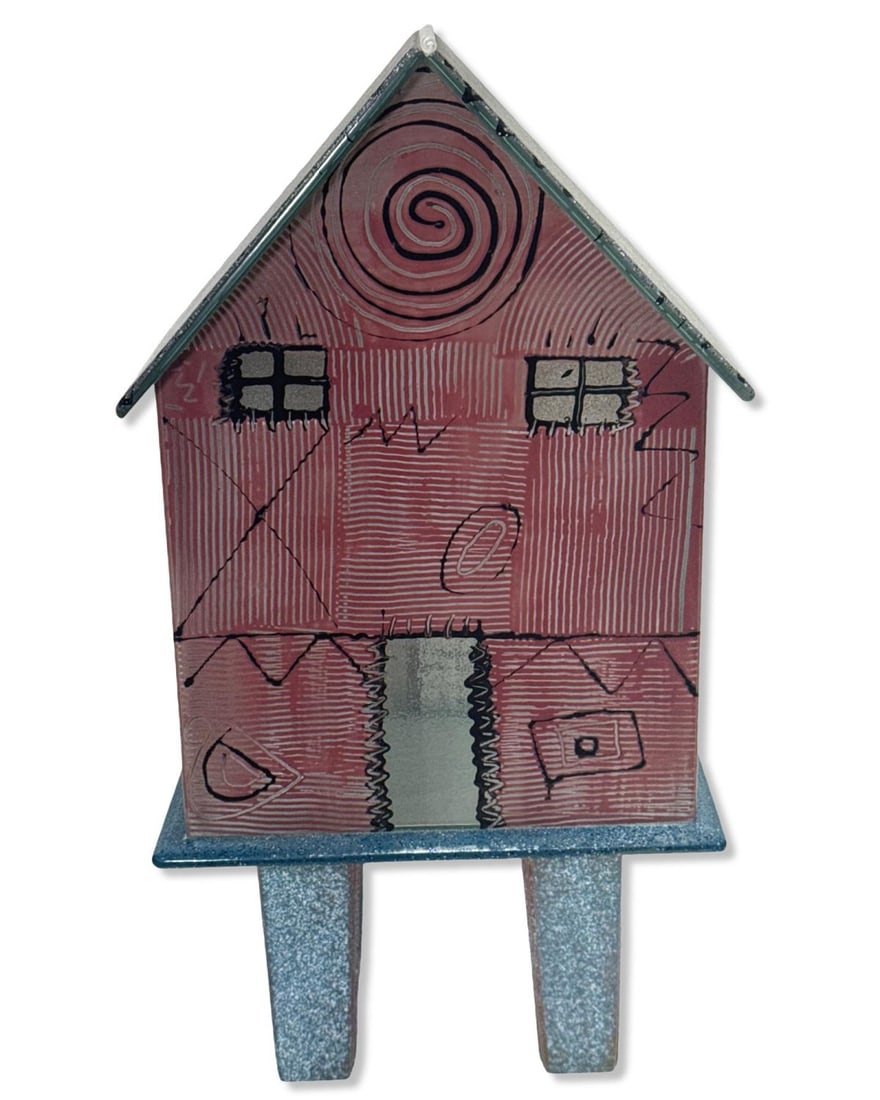Artist Signed Multicolored Art Glass Four Legged House Sculpture: Artist Signed Multicolored Art Glass Four Legged House Sculpture H: 15" x W: 8" x L: 5 3/8"