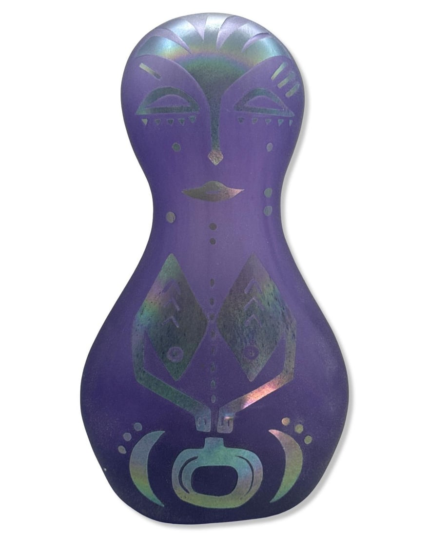 Clair Rabbe Cameo Art Glass Sculpture: Clair Rabbe Cameo Art Glass Sculpture H: 11 3/8" x W: 6 3/8"