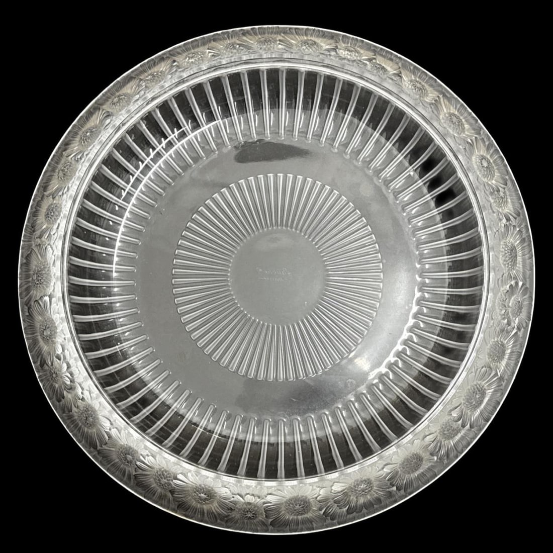 Lalique France Frosted & Clear Crystal Marguerites Daisy Centerpiece Bowl: Lalique France Frosted & Clear Crystal Marguerites Daisy Centerpiece Bowl H: 2 1/2" x DIA: 14 1/4"