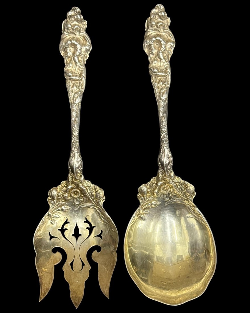 Pair of Reed & Barton Les Six Fleurs Sterling Silver Serving Pieces: Pair of Reed & Barton Les Six Fleurs Sterling Silver Serving Pieces L: 10 3/4", weighs approx 13.19 OZT